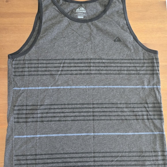 2 quicksilver , mens XL slim fit tanks - Picture 4 of 7